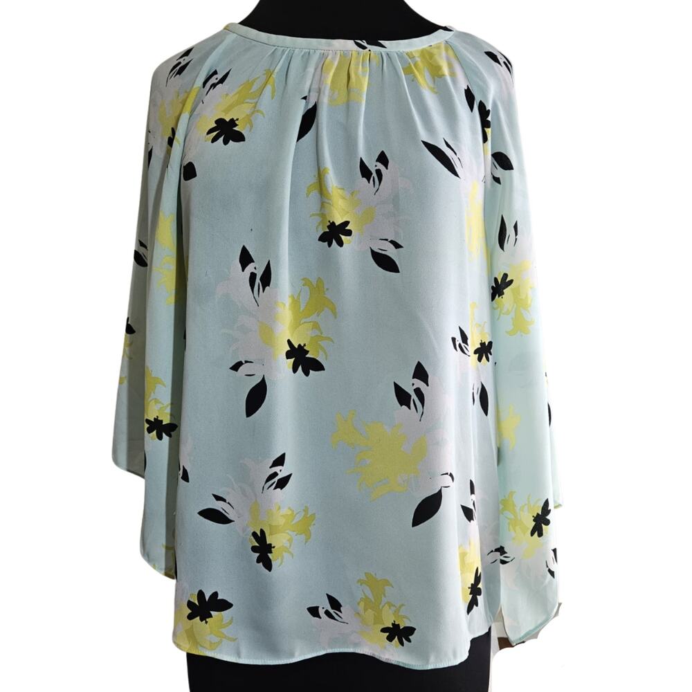 Vince Camuto Blue Floral Flowy Blouse Size Medium